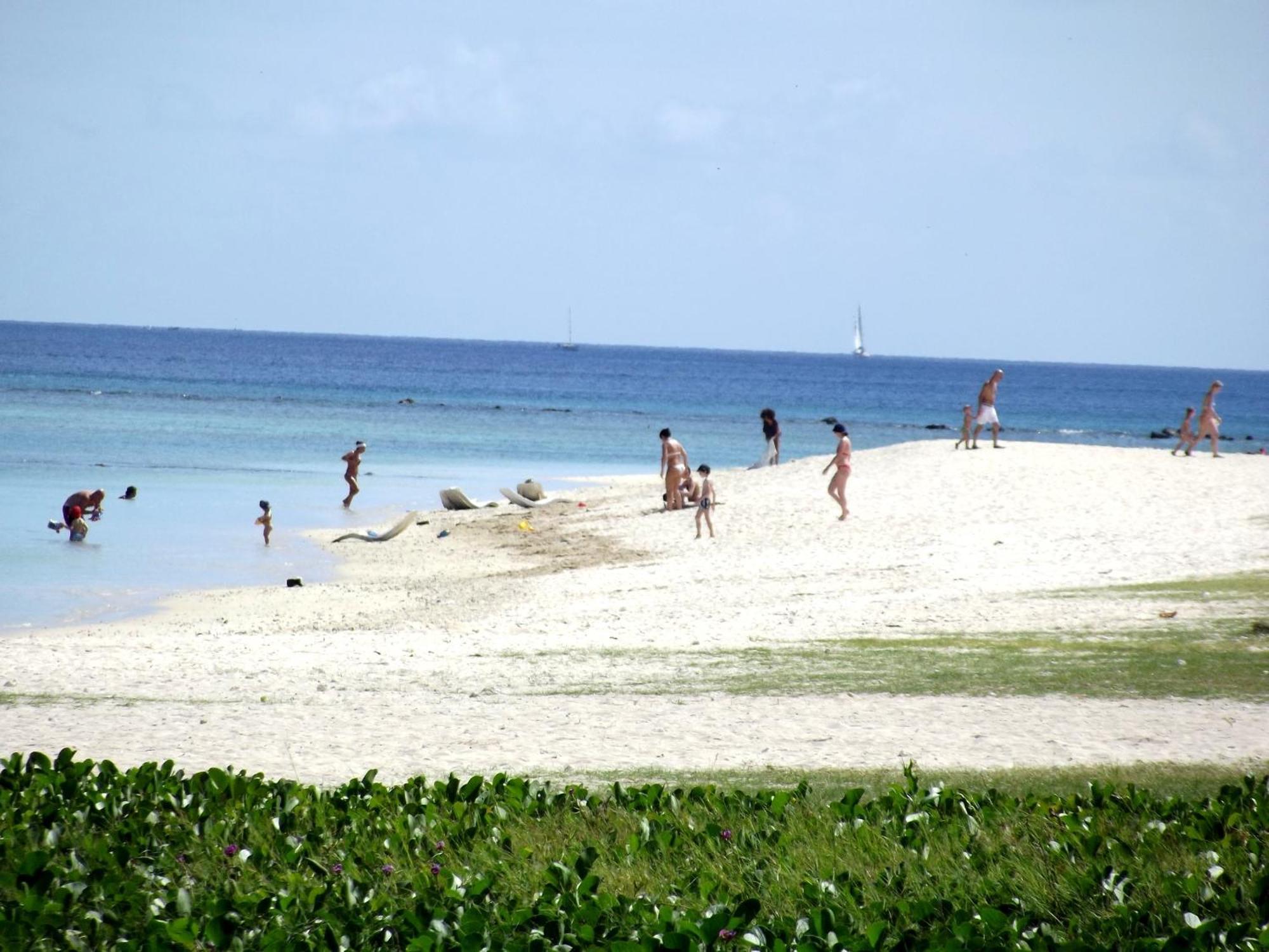 West Holidays Licensed By The Tourism Authority 09926